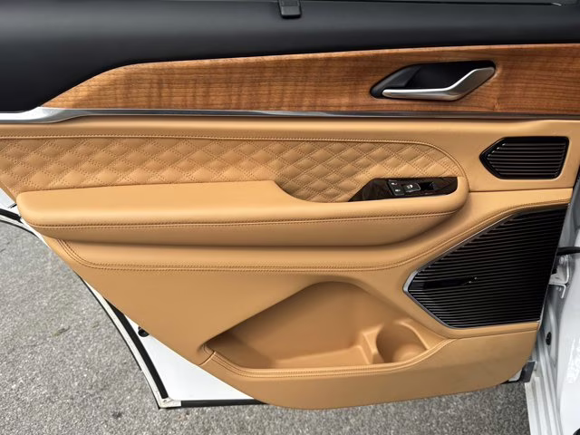 2022 Bright White Clearcoat Jeep Grand Cherokee L 4X4 SUV