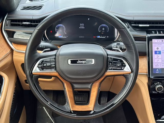 2022 Bright White Clearcoat Jeep Grand Cherokee L 4X4 SUV