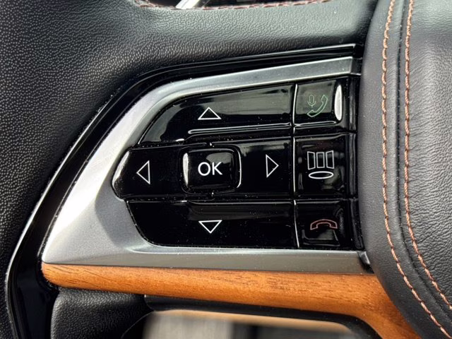 2022 Bright White Clearcoat Jeep Grand Cherokee L 4X4 SUV