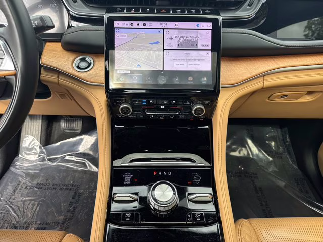 2022 Bright White Clearcoat Jeep Grand Cherokee L 4X4 SUV