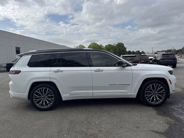 2022 Bright White Clearcoat Jeep Grand Cherokee L 4X4 SUV