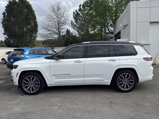 2022 Bright White Clearcoat Jeep Grand Cherokee L 4X4 SUV