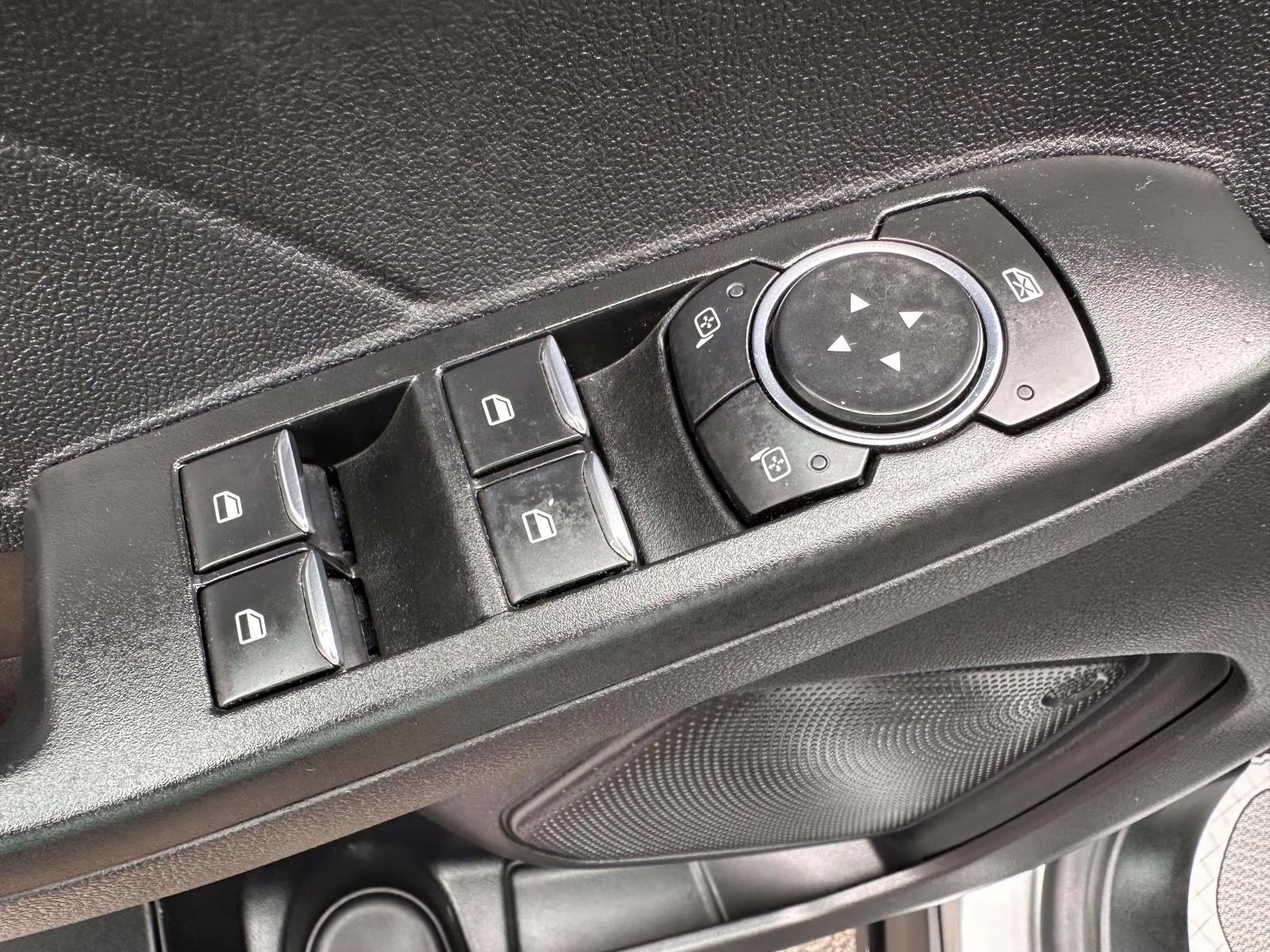 2022 Iconic Silver Metallic Ford Escape SE AWD AWD SUV