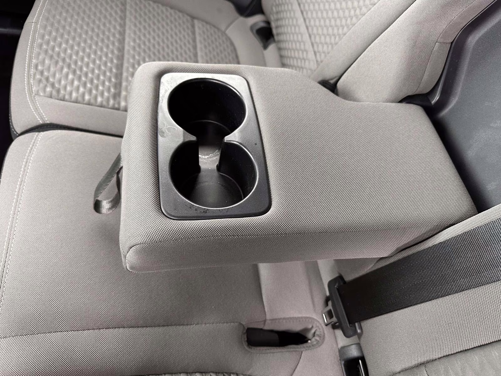 2022 Iconic Silver Metallic Ford Escape SE AWD AWD SUV