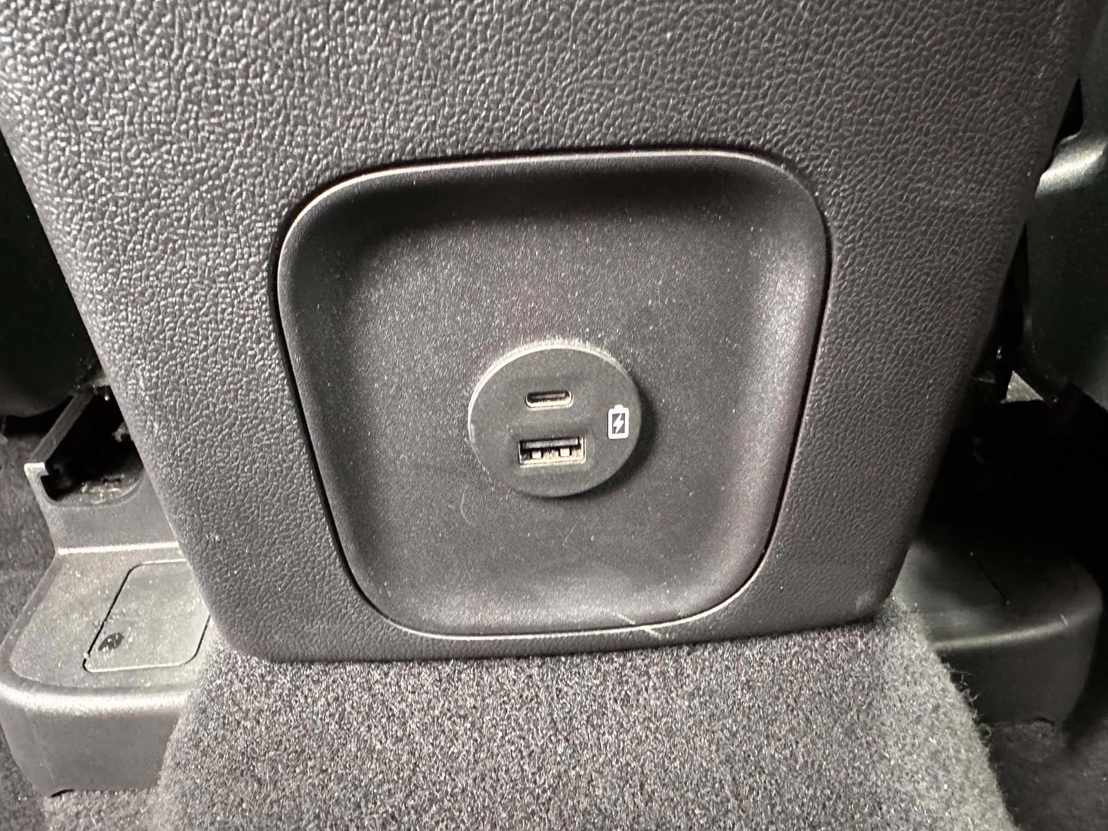 2022 Iconic Silver Metallic Ford Escape SE AWD AWD SUV