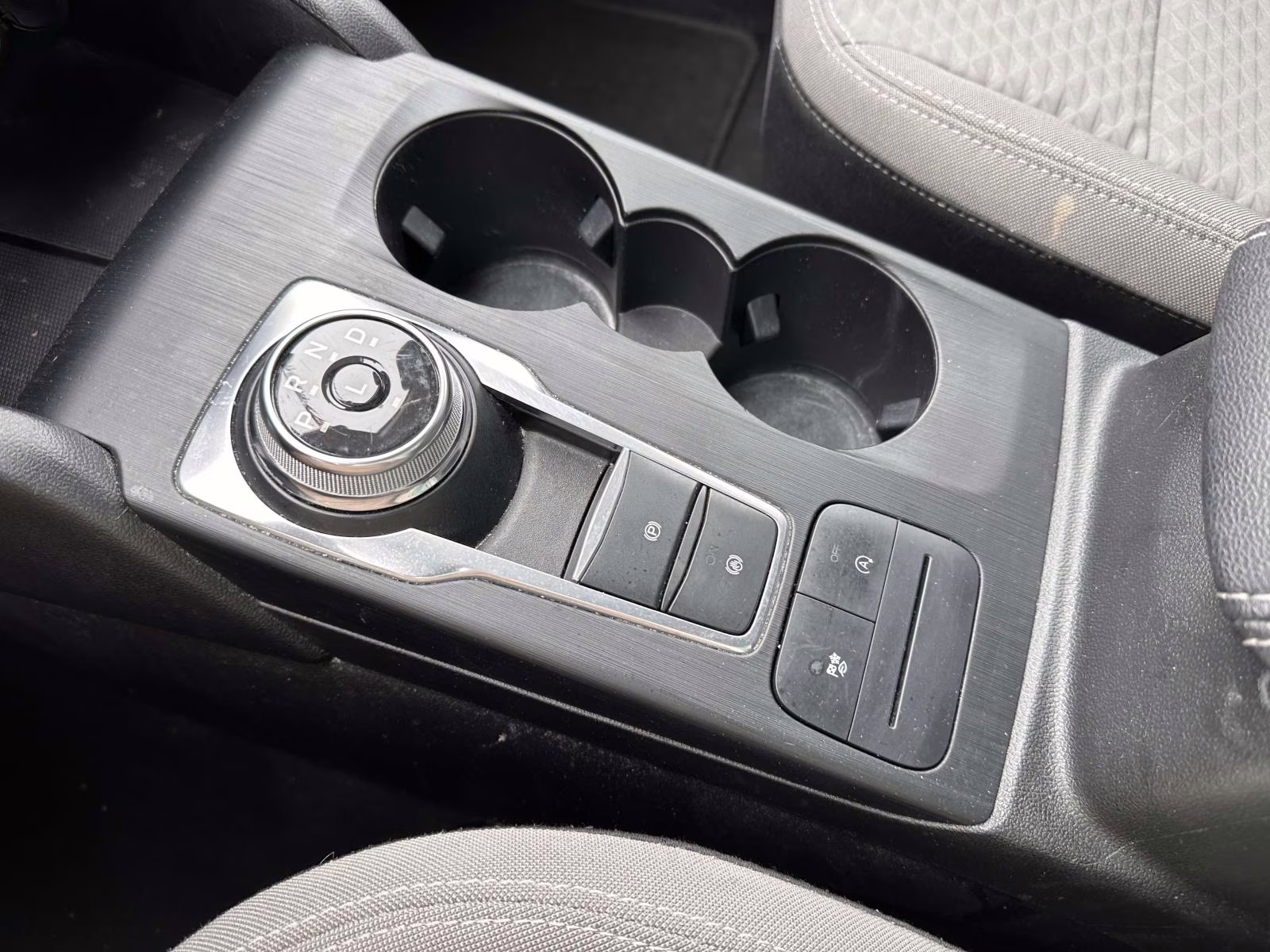 2022 Iconic Silver Metallic Ford Escape SE AWD AWD SUV