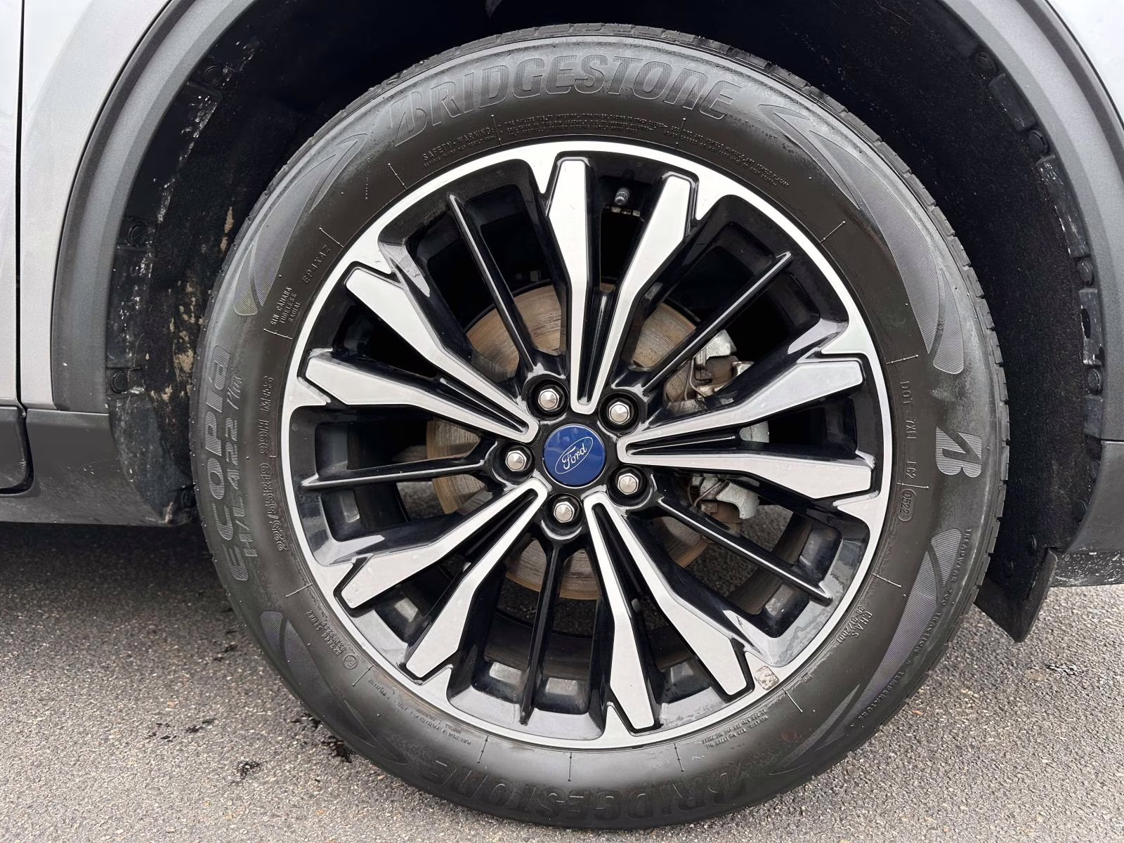 2022 Iconic Silver Metallic Ford Escape SE AWD AWD SUV