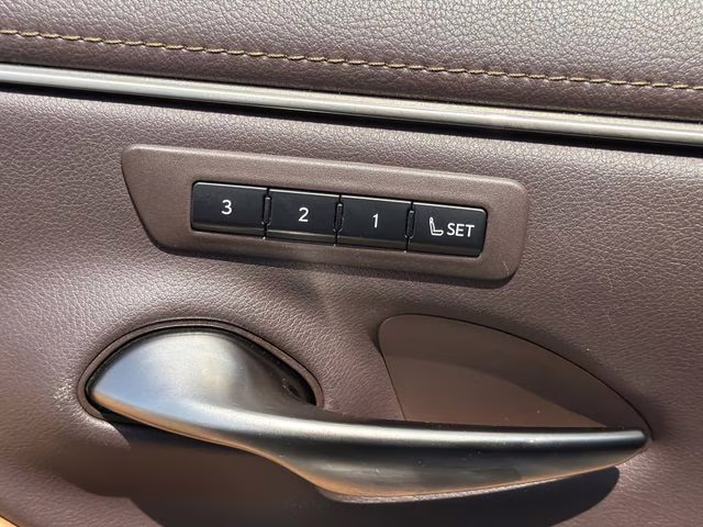 2019 Silver Lexus ES 350 FWD Sedan
