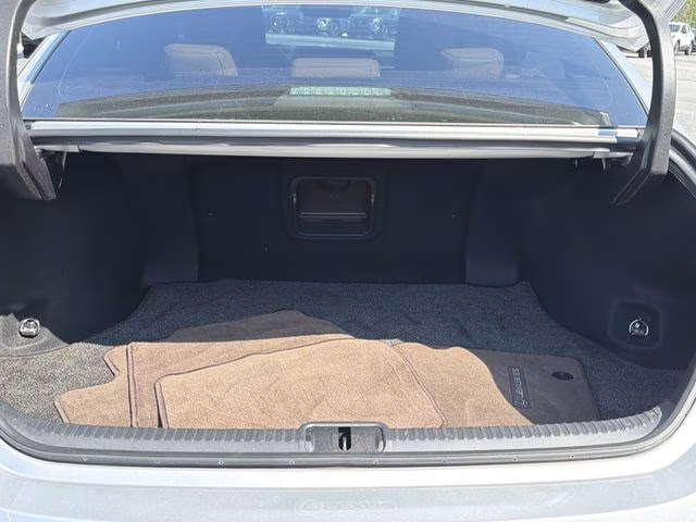 2019 Silver Lexus ES 350 FWD Sedan