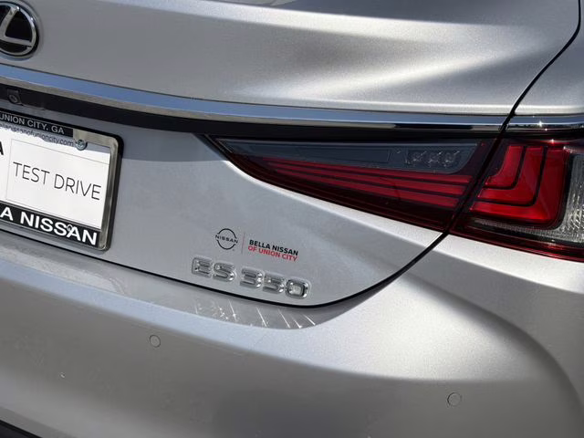 2019 Silver Lexus ES 350 FWD Sedan