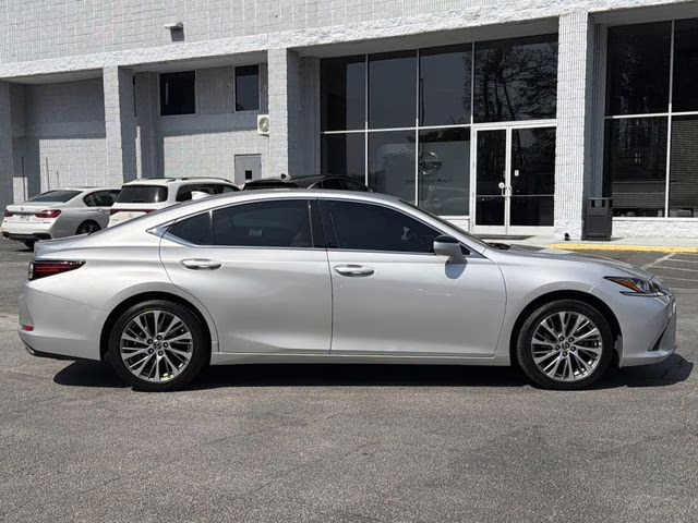 2019 Silver Lexus ES 350 FWD Sedan