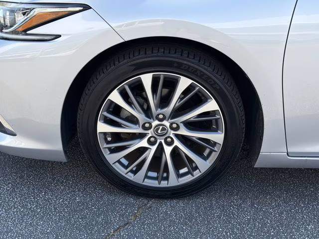 2019 Silver Lexus ES 350 FWD Sedan