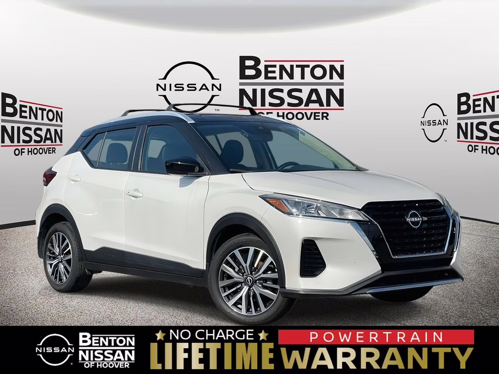 2024 Aspen White/Super Black Nissan Kicks SV FWD SUV
