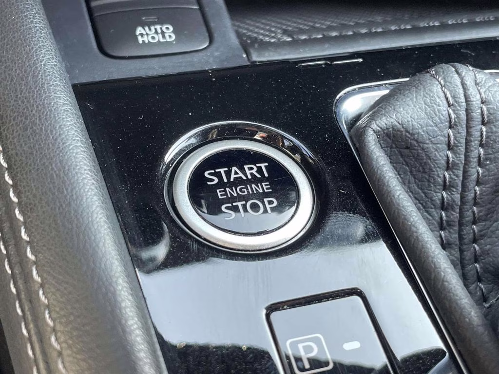 2024 Aspen White/Super Black Nissan Kicks SV FWD SUV