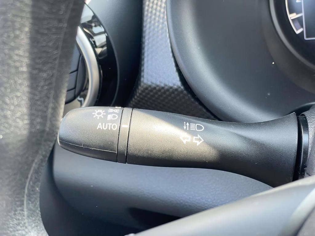 2024 Aspen White/Super Black Nissan Kicks SV FWD SUV