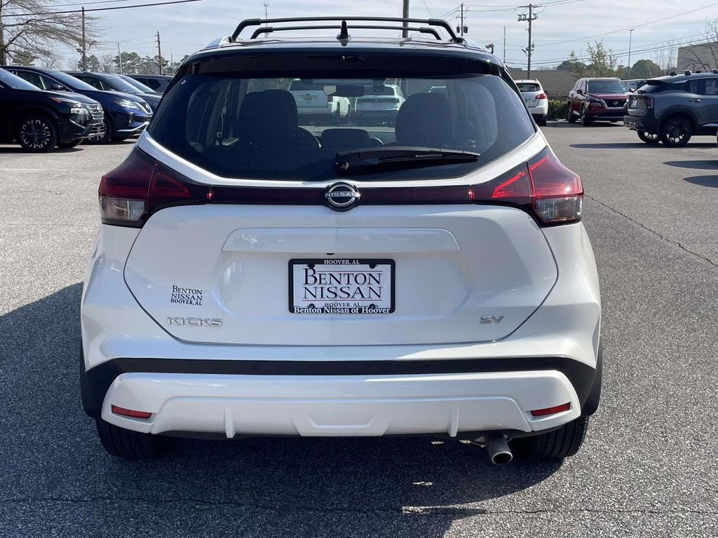 2024 Aspen White/Super Black Nissan Kicks SV FWD SUV