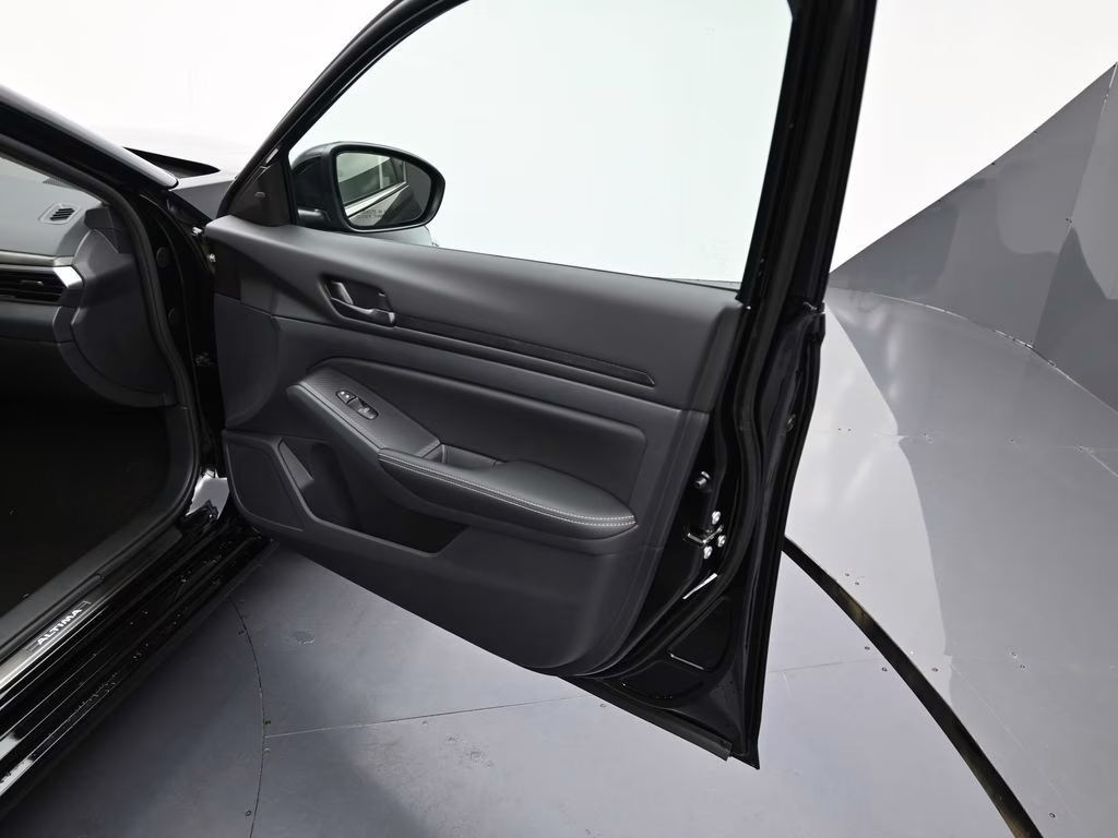 2026 Super Black Clearcoat Nissan Altima 2.5 SV FWD Sedan