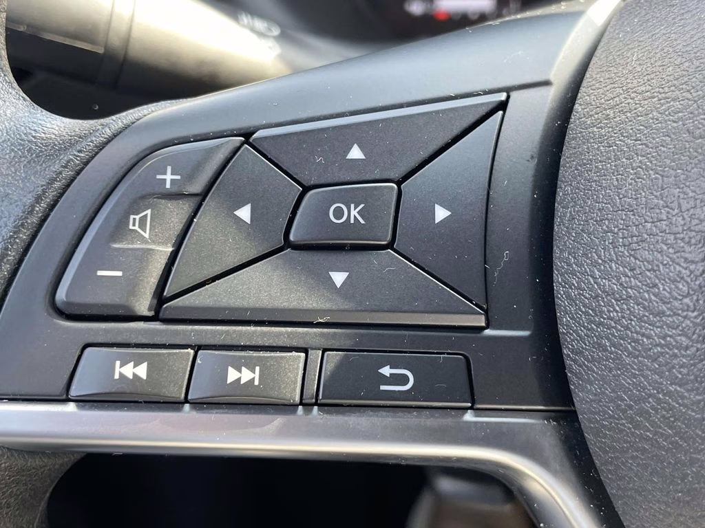 2024 Aspen White/Super Black Nissan Kicks SV FWD SUV