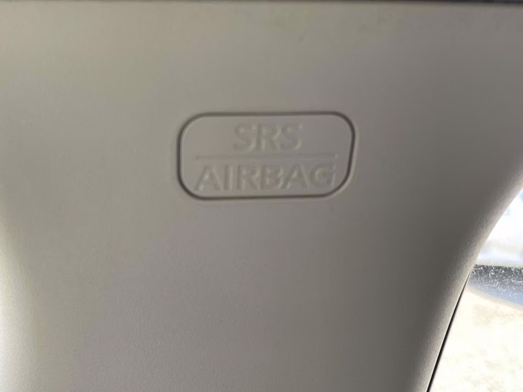 2024 Aspen White/Super Black Nissan Kicks SV FWD SUV