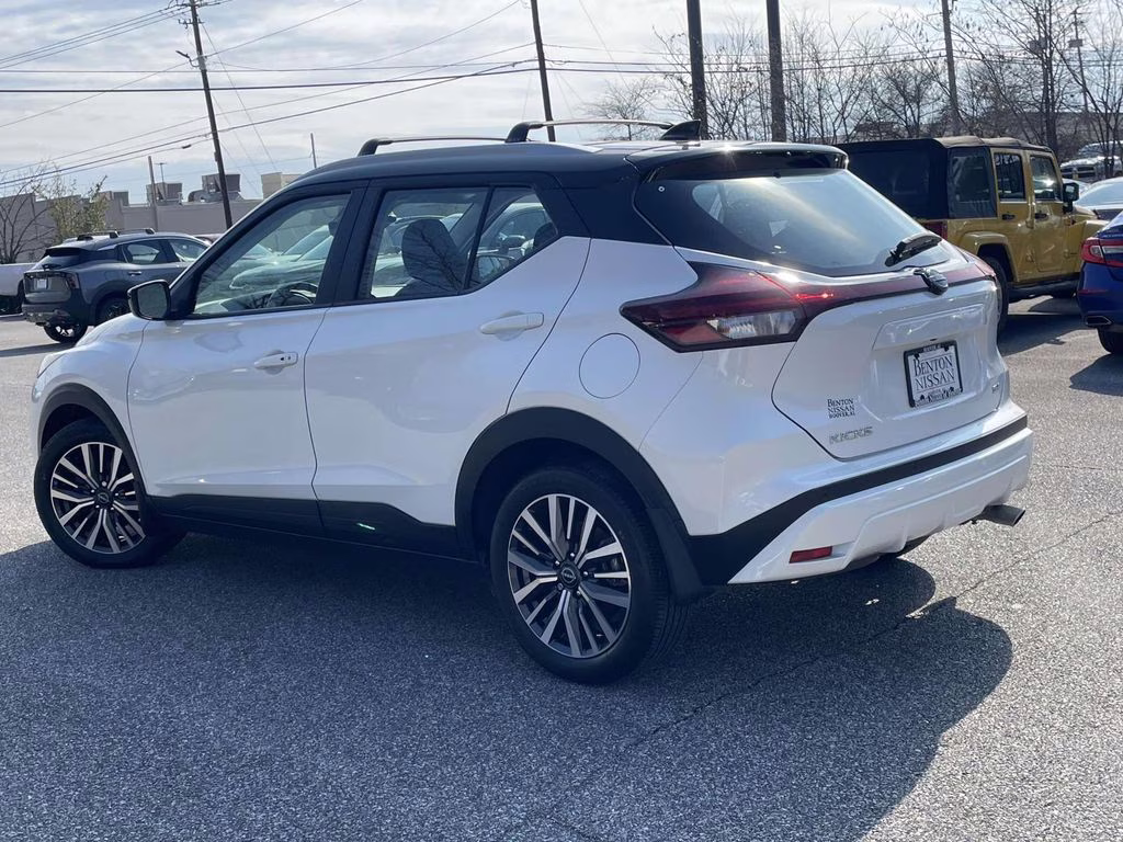 2024 Aspen White/Super Black Nissan Kicks SV FWD SUV