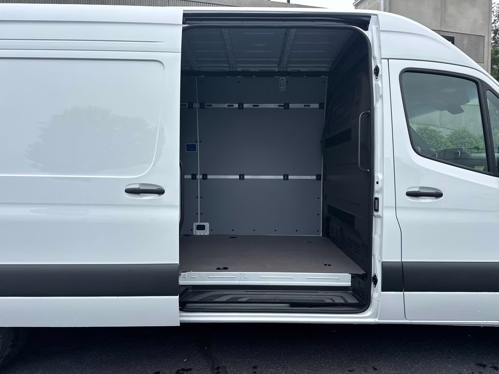 2026 Arctic Mercedes-Benz Sprinter 2500 Cargo 170 WB RWD Van