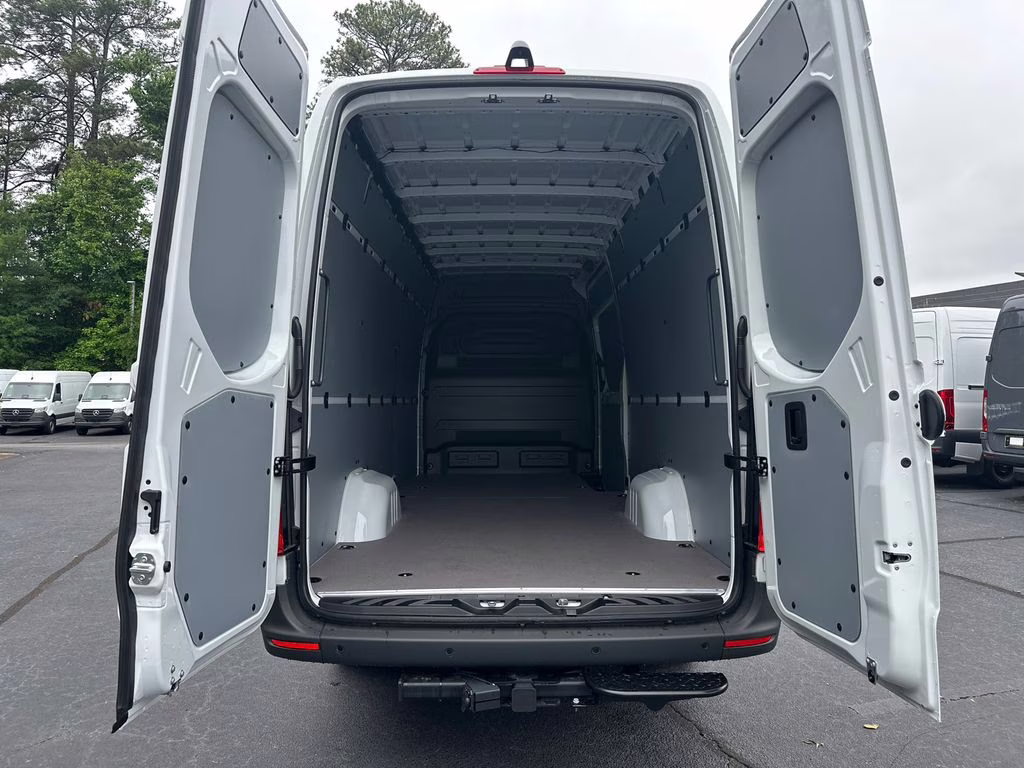 2026 Arctic Mercedes-Benz Sprinter 2500 Cargo 170 WB RWD Van