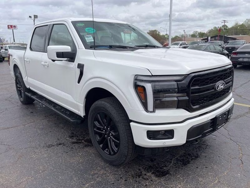 2026 Star White Metallic Tri-Coat Ford F-150 LARIAT 4X4 Truck