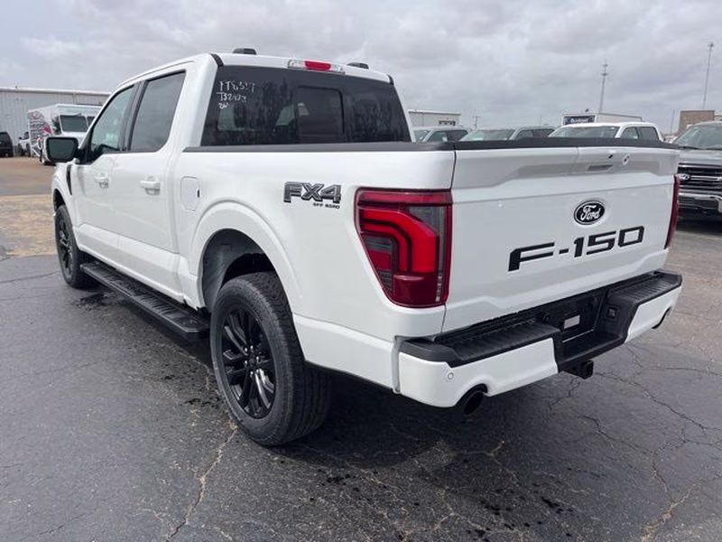 2026 Star White Metallic Tri-Coat Ford F-150 LARIAT 4X4 Truck