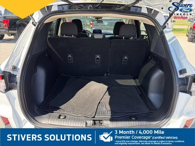 2020 Oxford White Ford Escape SE AWD SUV