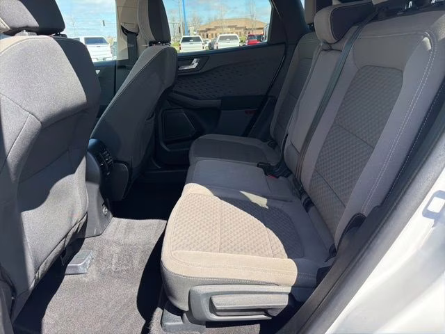 2020 Oxford White Ford Escape SE AWD SUV