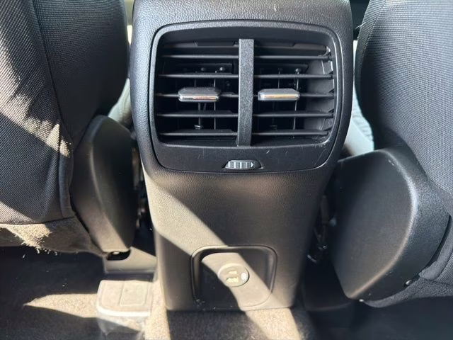 2020 Oxford White Ford Escape SE AWD SUV