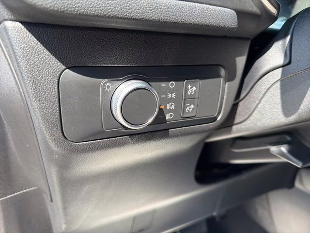 2020 Oxford White Ford Escape SE AWD SUV