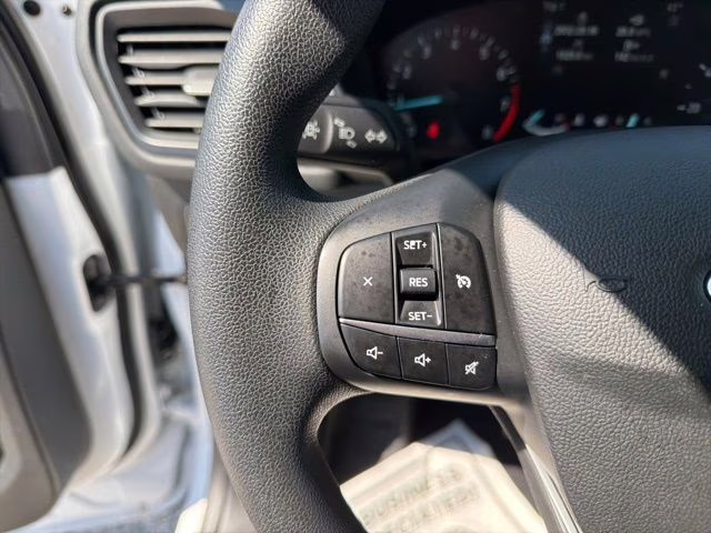 2020 Oxford White Ford Escape SE AWD SUV