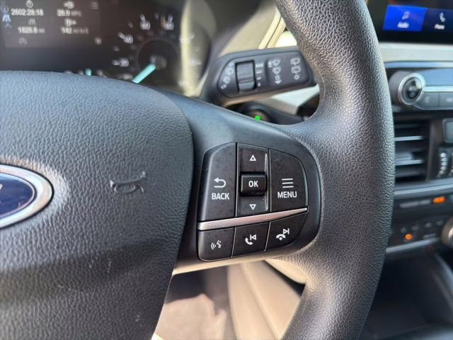 2020 Oxford White Ford Escape SE AWD SUV