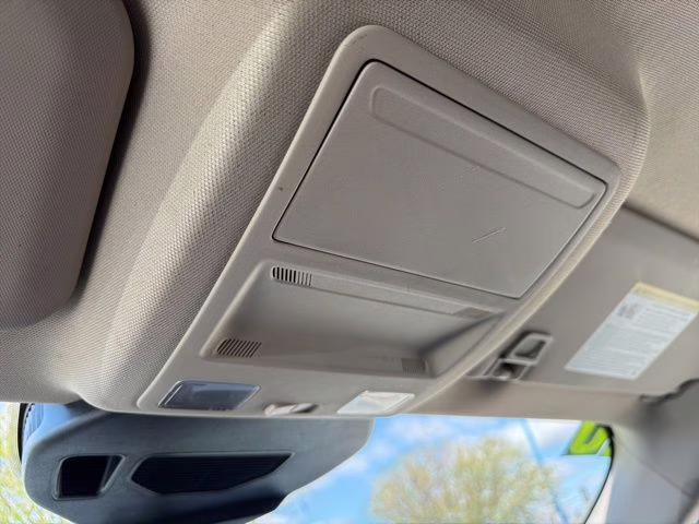 2020 Oxford White Ford Escape SE AWD SUV