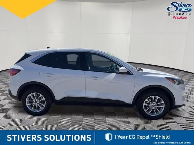 2020 Oxford White Ford Escape SE AWD SUV