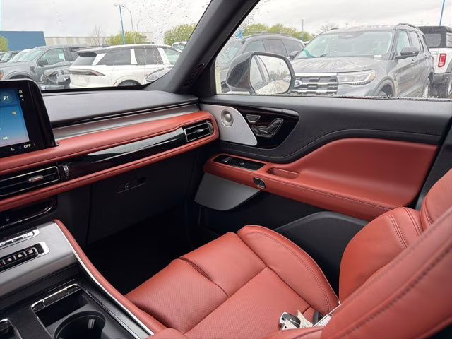 2026 Pristine White Metallic Tri-Coat Lincoln Aviator Reserve AWD SUV