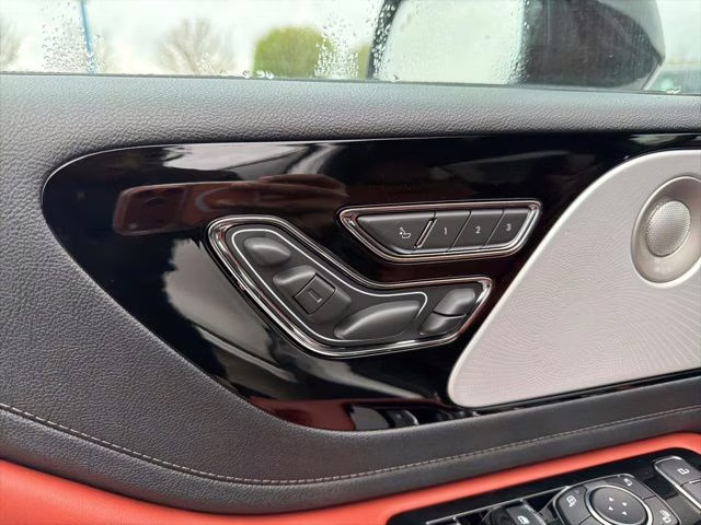 2026 Pristine White Metallic Tri-Coat Lincoln Aviator Reserve AWD SUV