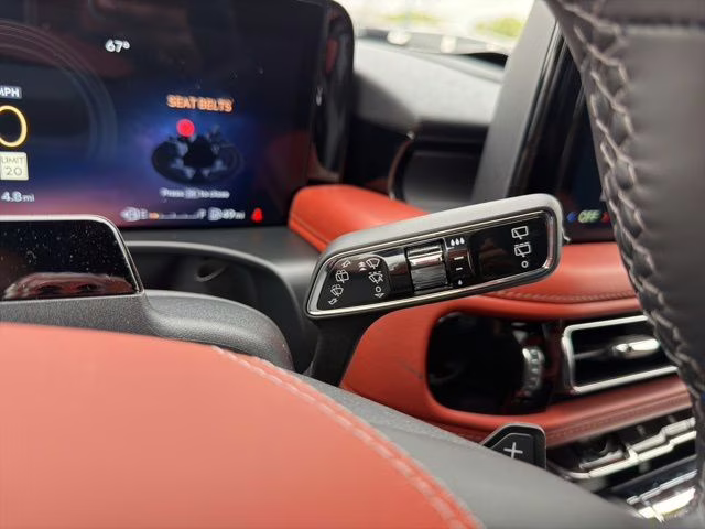 2026 Pristine White Metallic Tri-Coat Lincoln Aviator Reserve AWD SUV