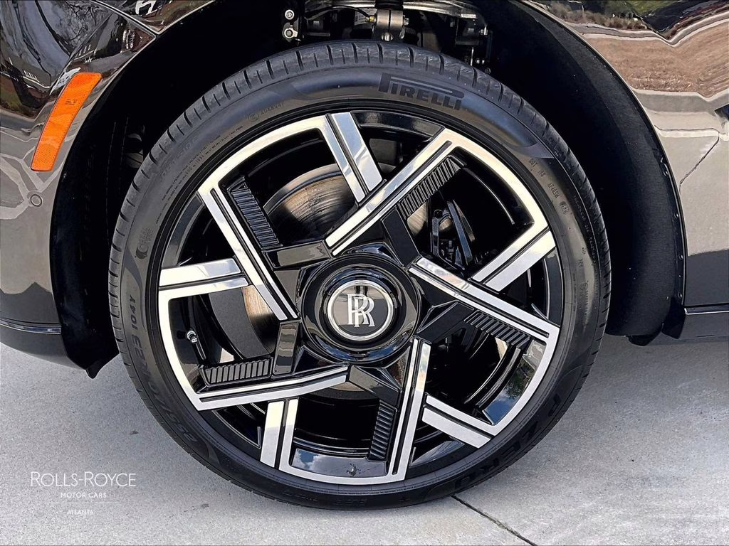 2026 Autumn Mystery Black Rolls-Royce Black Badge Cullinan AWD SUV