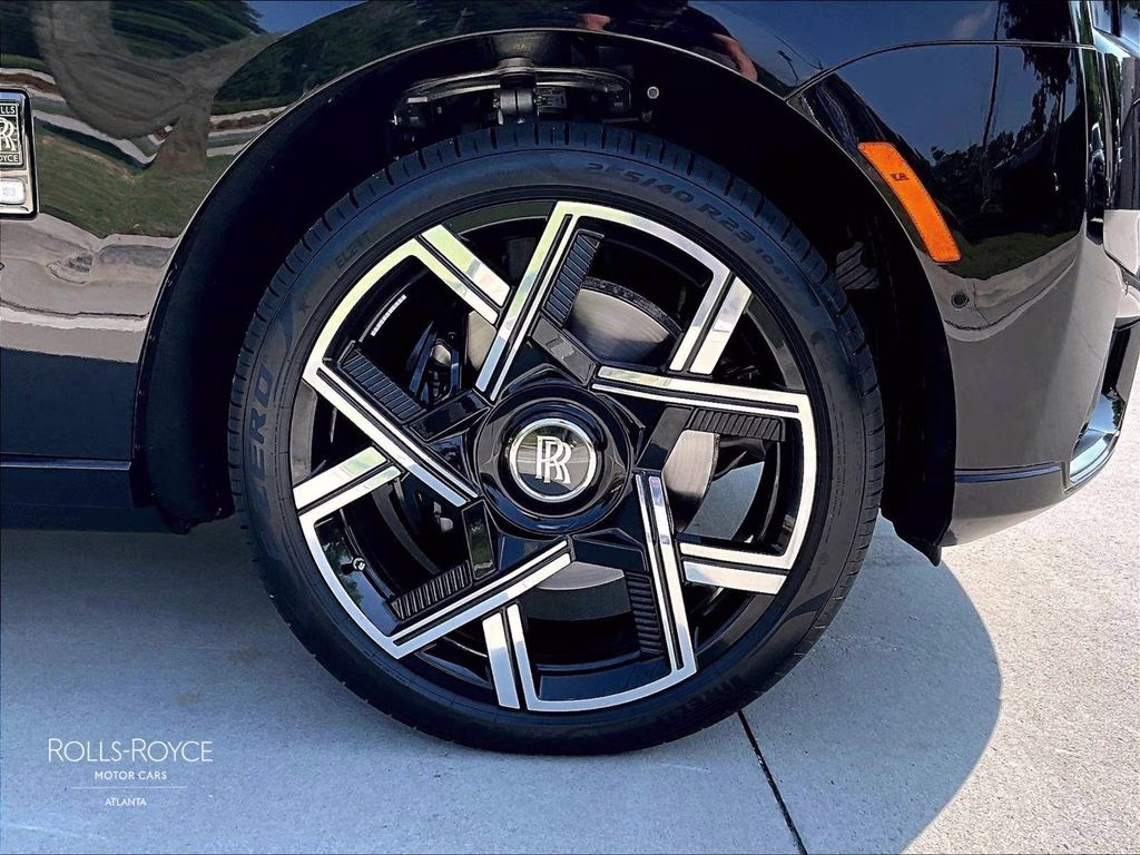 2026 Autumn Mystery Black Rolls-Royce Black Badge Cullinan AWD SUV