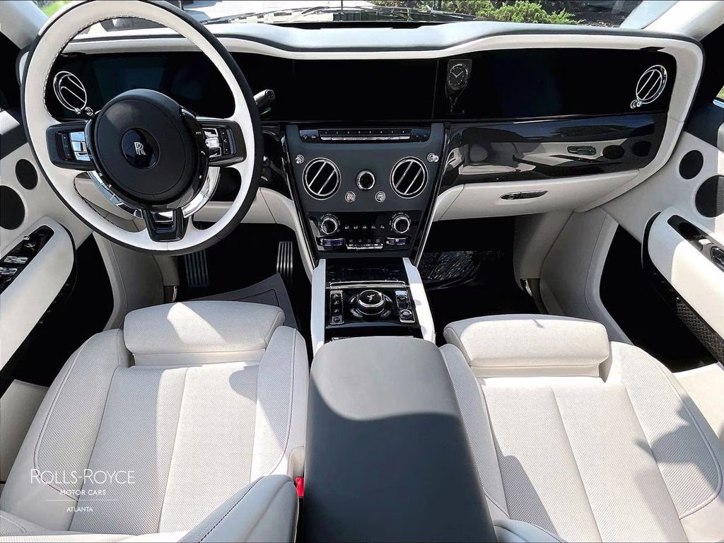 2026 Autumn Mystery Black Rolls-Royce Black Badge Cullinan AWD SUV