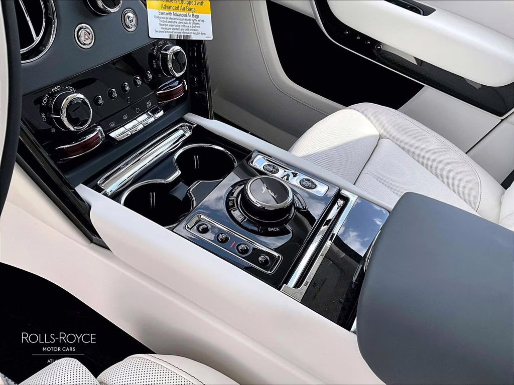 2026 Autumn Mystery Black Rolls-Royce Black Badge Cullinan AWD SUV