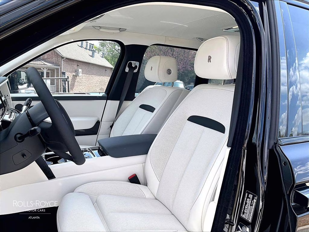 2026 Autumn Mystery Black Rolls-Royce Black Badge Cullinan AWD SUV