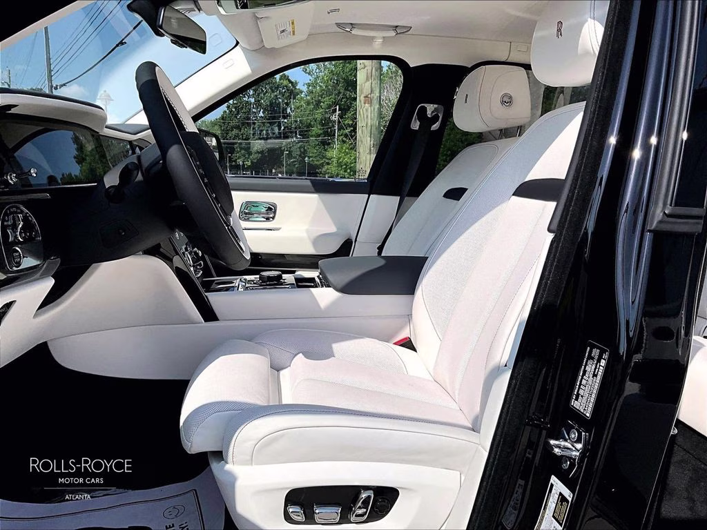 2026 Autumn Mystery Black Rolls-Royce Black Badge Cullinan AWD SUV