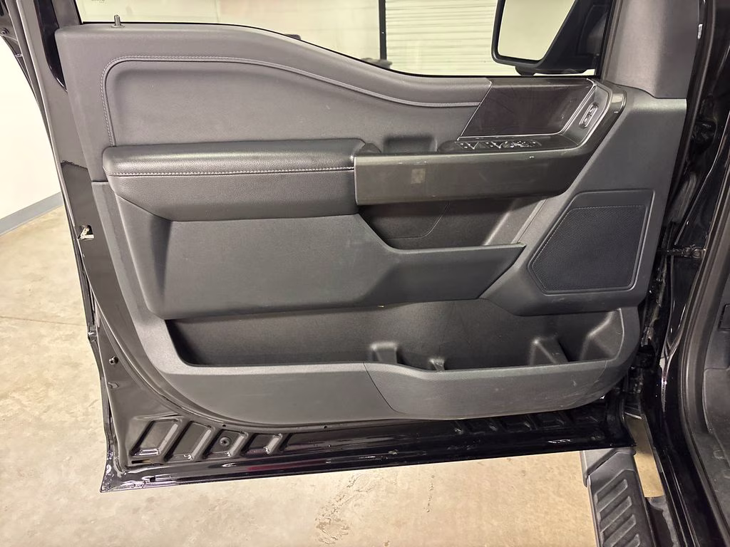 2022 Black Metallic Ford F-150 XLT 4X4 Truck