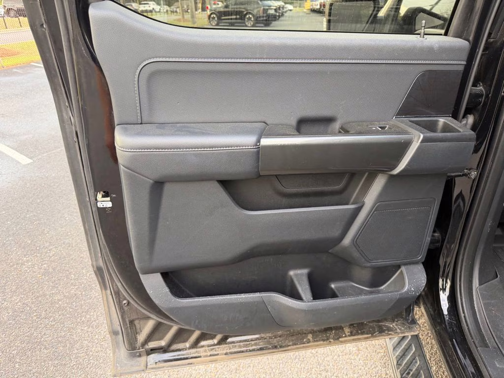 2022 Black Metallic Ford F-150 XLT 4X4 Truck