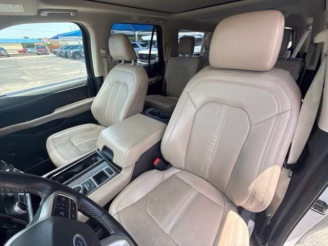 2022 White Metallic Ford Expedition Max Limited RWD SUV