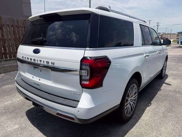 2022 White Metallic Ford Expedition Max Limited RWD SUV