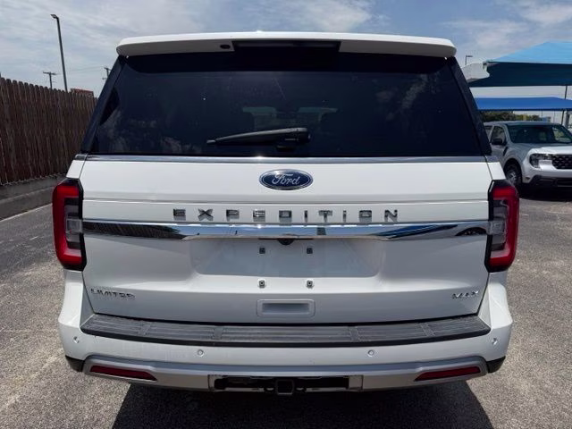 2022 White Metallic Ford Expedition Max Limited RWD SUV